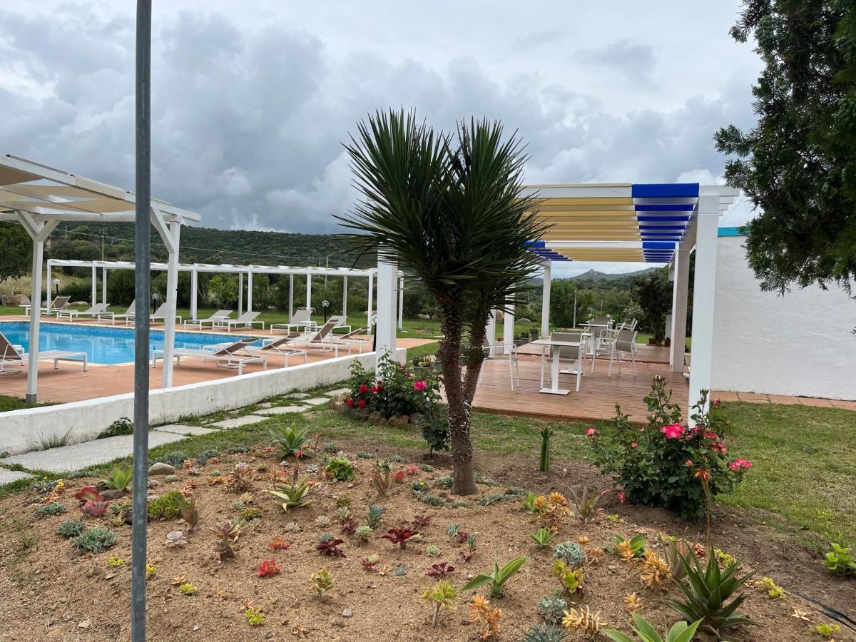 Hotel Baia Cea Бари-Сардо Экстерьер фото