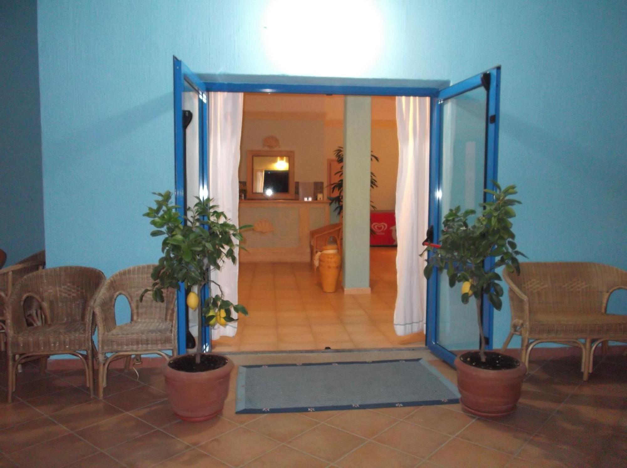 Hotel Baia Cea Бари-Сардо Экстерьер фото