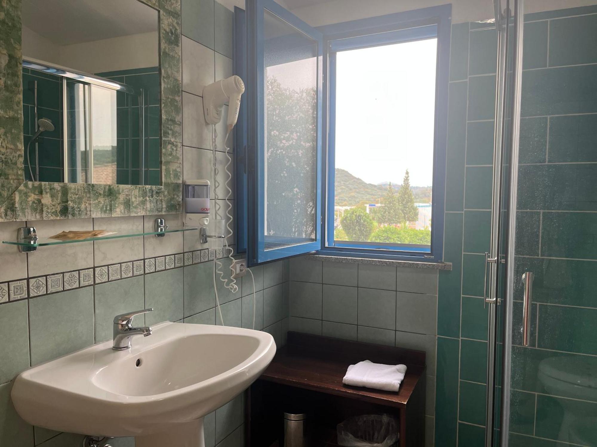 Hotel Baia Cea Бари-Сардо Экстерьер фото