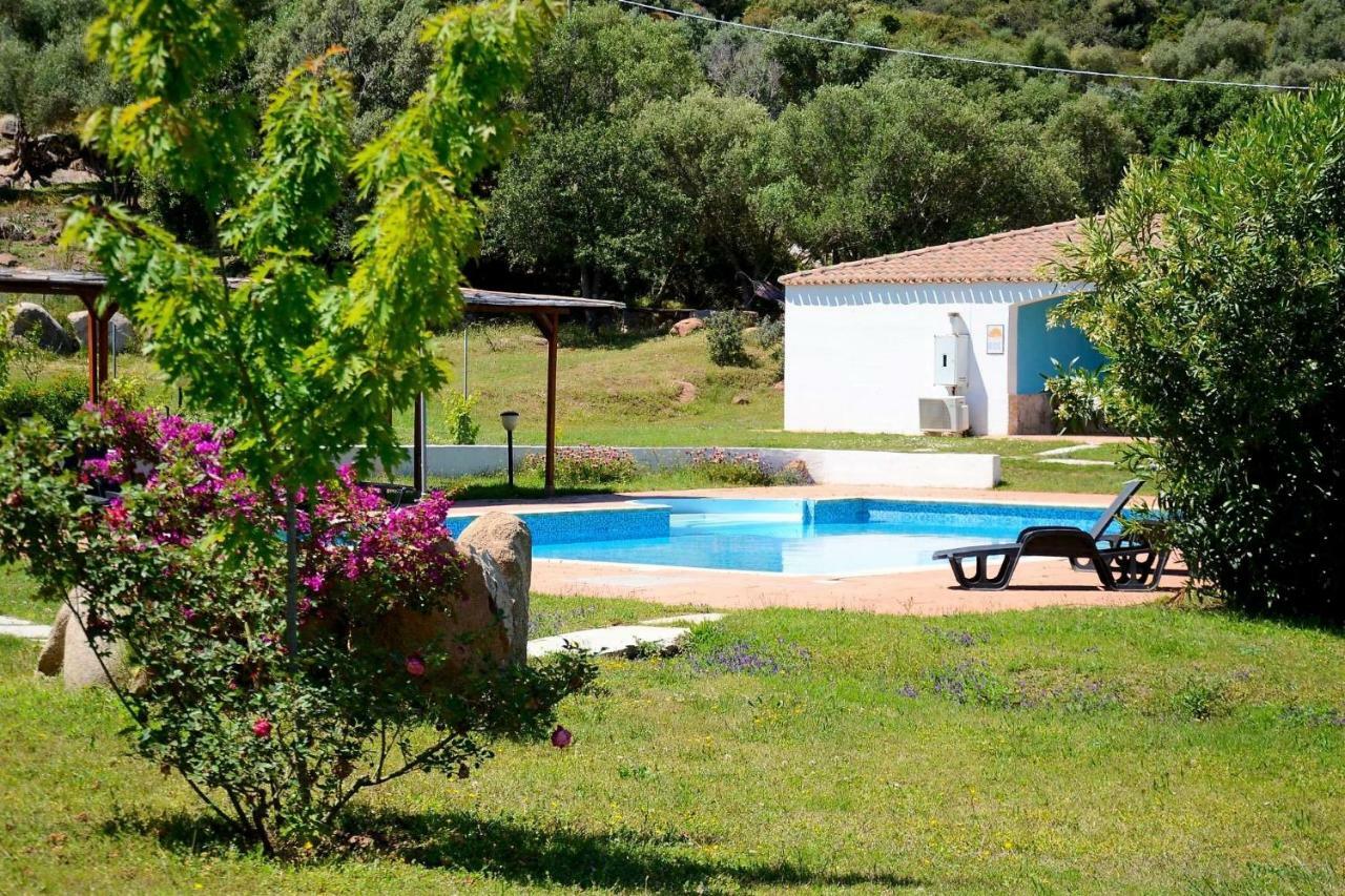 Hotel Baia Cea Бари-Сардо Экстерьер фото